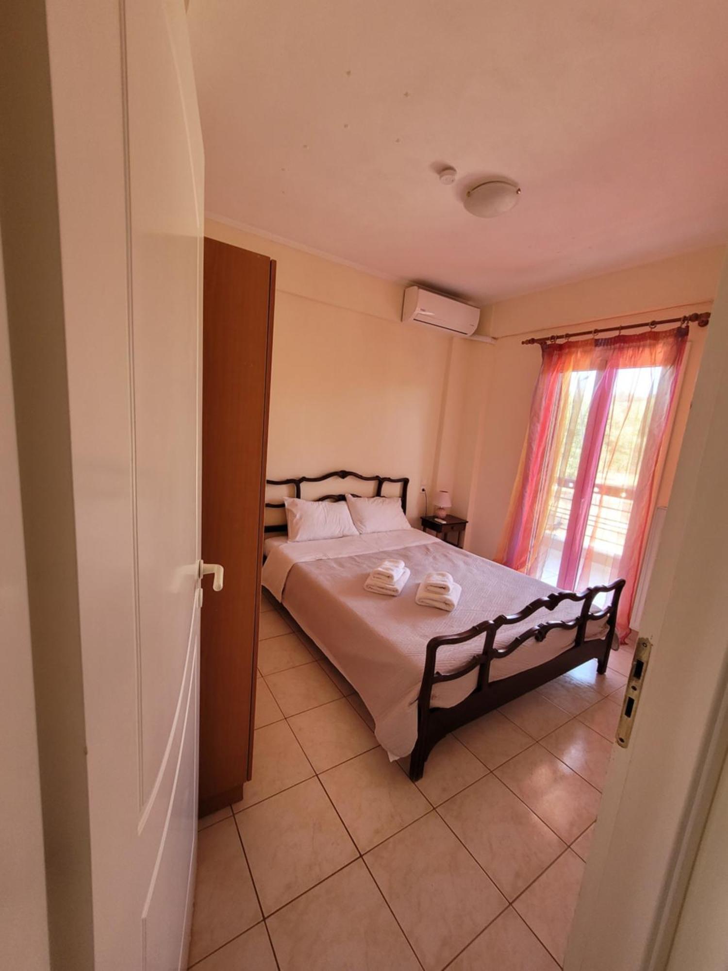 Ostria Seaside Apartments Pátra Kültér fotó